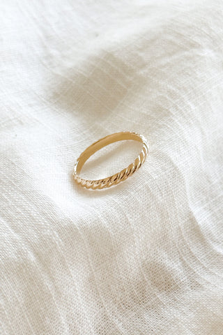 Half Twisted Ring