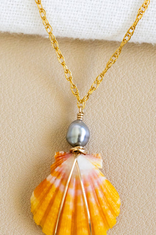 Silver Keshi Tahitian Pearl & Sunrise Shell Mona Necklace