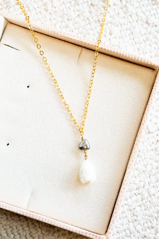 Boxy Keshi Tahitian Pearl & Large MOP Pikake Necklace