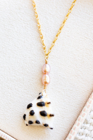 Drupe Shell & Double Small Pink Pearl Mona Necklace