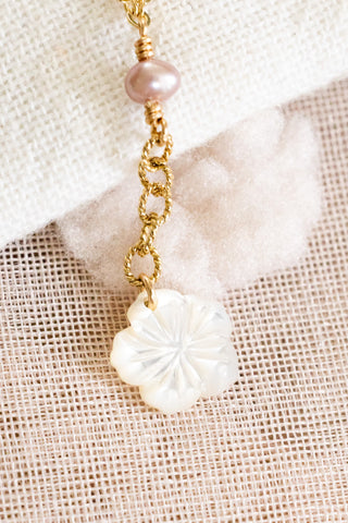 Mini Mauve Pearl Twisted Link MOP Hibiscus Necklace