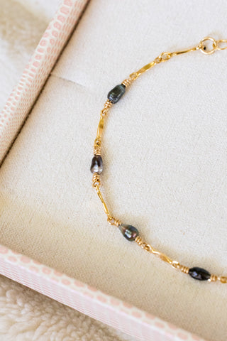 Dark Mini Rice Keshi Tahitian Pearl & Jay Patterned Bracelet