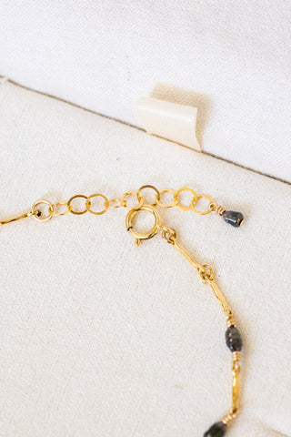 Dark Mini Rice Keshi Tahitian Pearl & Jay Patterned Bracelet